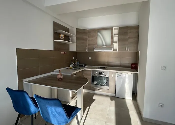 Cozy Downtown Apartment